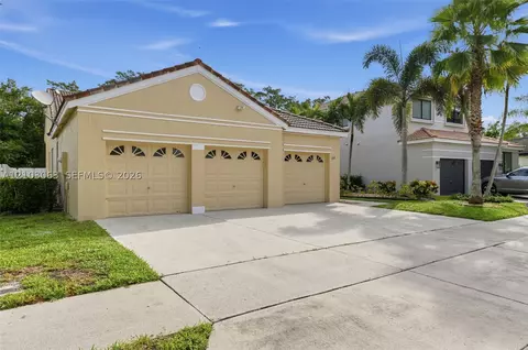 1319 Camellia Cir, Weston, FL 33326