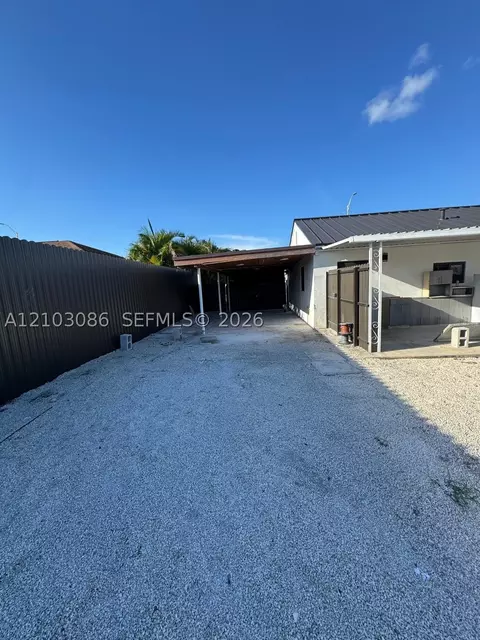 Exterior - 850 SE 2nd Pl, Hialeah, FL 33010 photo 6 of 7