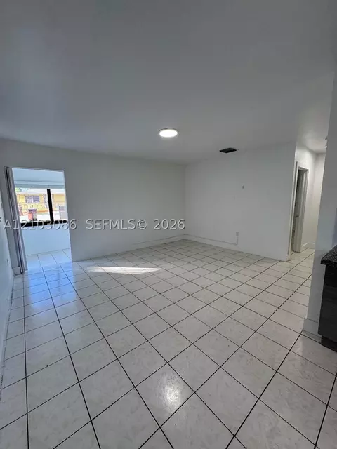 Living - 850 SE 2nd Pl, Hialeah, FL 33010 photo 1 of 2