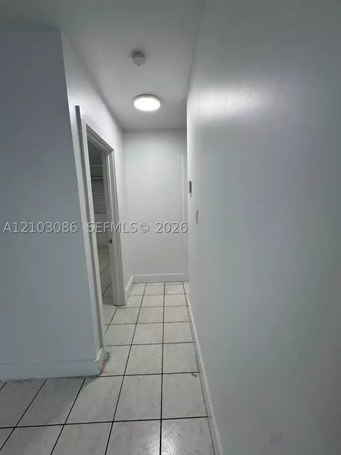 Entry Way - 850 SE 2nd Pl, Hialeah, FL 33010 photo 1 of 2