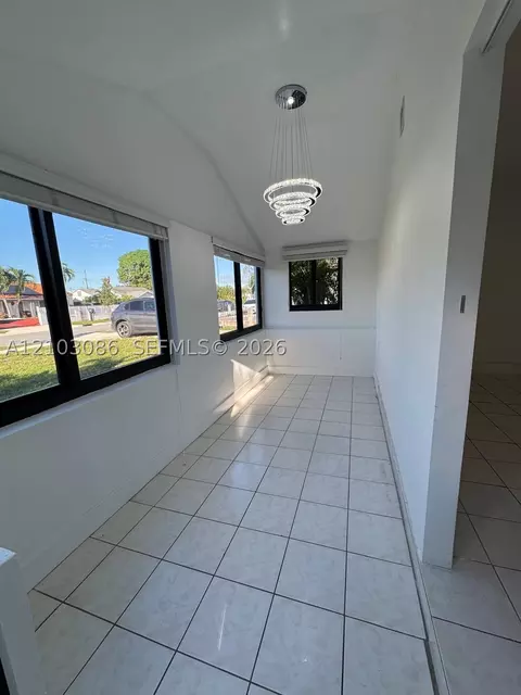 Exterior - 850 SE 2nd Pl, Hialeah, FL 33010 photo 3 of 7