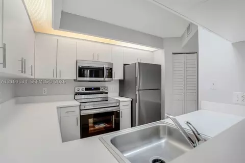 12650 SW 15th St #110F, Pembroke Pines, FL 33027