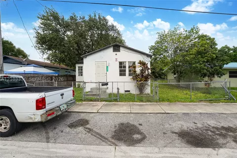 1053 NW 55th St, Miami, FL 33127