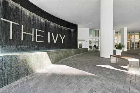 90 SW 3rd St #2014, Miami, FL 33130