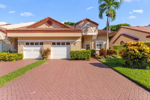 9705 Malvern Dr, Tamarac, FL 33321