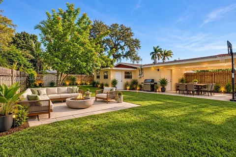 4839 NW 2nd Ct, Plantation, FL 33317
