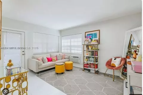 330 74th St #1, Miami Beach, FL 33141
