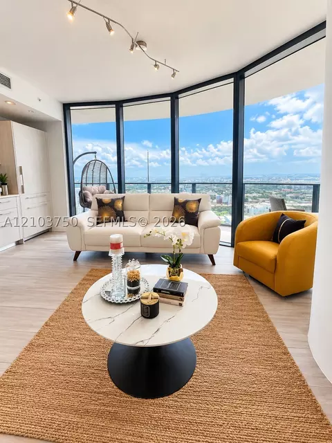 55 SW 9th St #3308, Miami, FL 33130