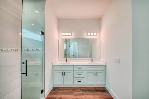 Bath - 97 Brig Cir E, Placida, FL 33946 photo 5 of 6