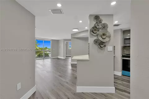 5880 Collins Ave #403, Miami Beach, FL 33140