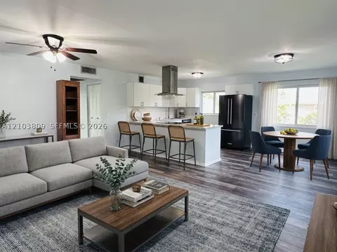 850 SW 133rd Ter #318B, Pembroke Pines, FL 33027