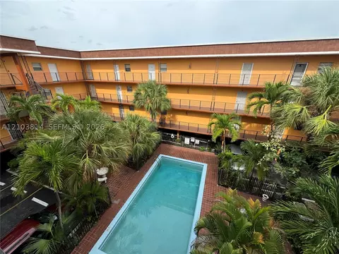 365 NE 125th St #401, North Miami, FL 33161