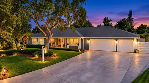 14842 SW 148th St Cir, Miami, FL 33196