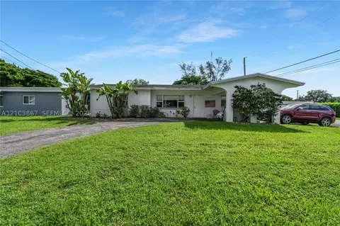 5630 SW 55th Ave, Davie, FL 33314