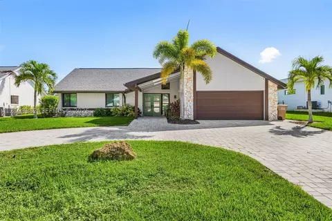 5413 Skyline Blvd, Cape Coral, FL 33914