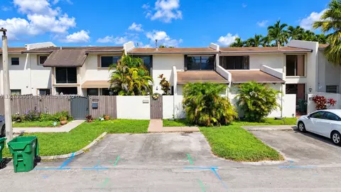 11335 SW 71st Ln, Miami, FL 33173