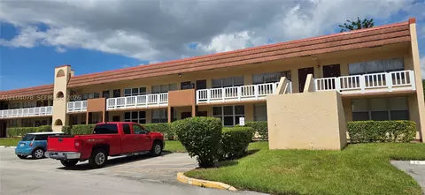 8851 Sunrise Lakes Blvd #213, Sunrise, FL 33322