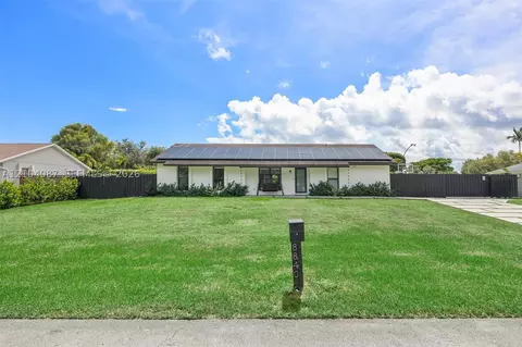 8840 SW 181st Ter, Palmetto Bay, FL 33157