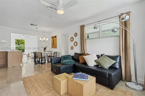 471 SW 27th Ter, Fort Lauderdale, FL 33312