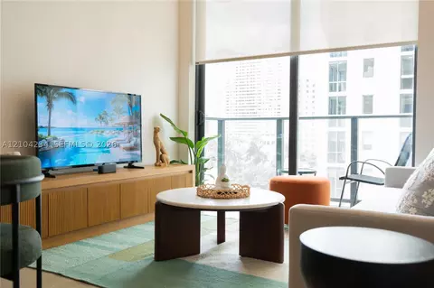 11 NE 6th St #513, Miami, FL 33132