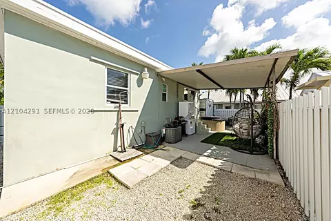 Exterior - 30 Orange Dr, Key Largo, FL 33037 photo 4 of 7