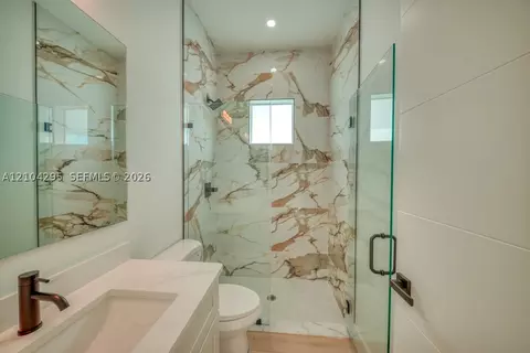 Bath - 95 Brig Cir E, Placida, FL 33946 photo 9 of 10