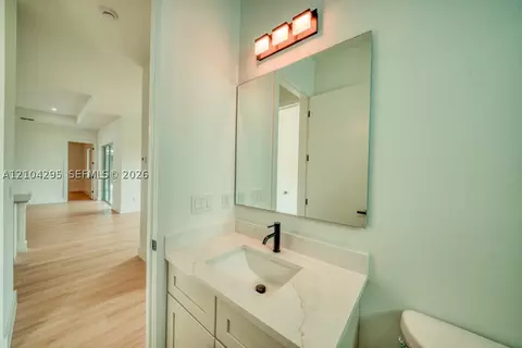 Bath - 95 Brig Cir E, Placida, FL 33946 photo 8 of 10