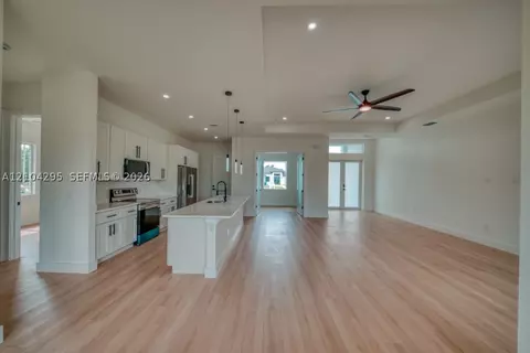Living - 95 Brig Cir E, Placida, FL 33946 photo 4 of 8