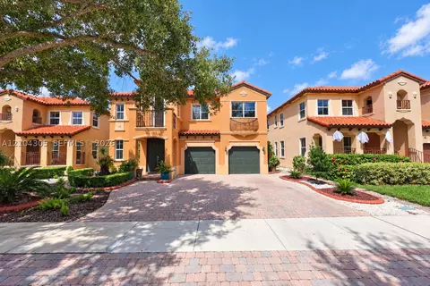 15261 SW 26th Ter, Miami, FL 33185