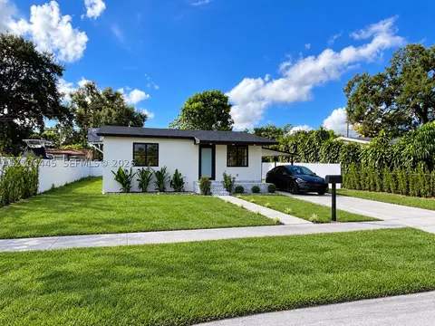 6420 Franklin St, Hollywood, FL 33024