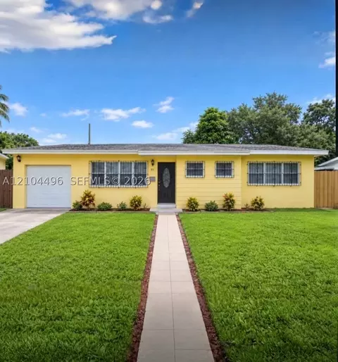 51 NE 195th St, Miami, FL 33179