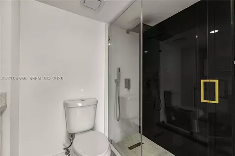 Bath - 3860 W 10th Ct, Hialeah, FL 33012 photo 3 of 4