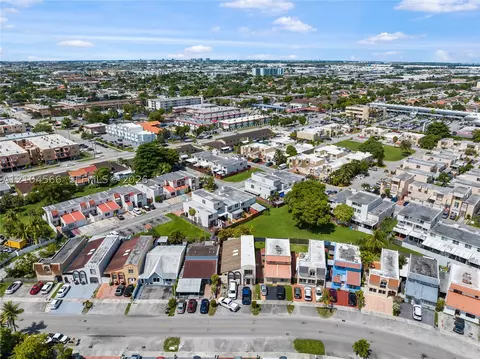 View/Area - 3860 W 10th Ct, Hialeah, FL 33012 photo 2 of 2