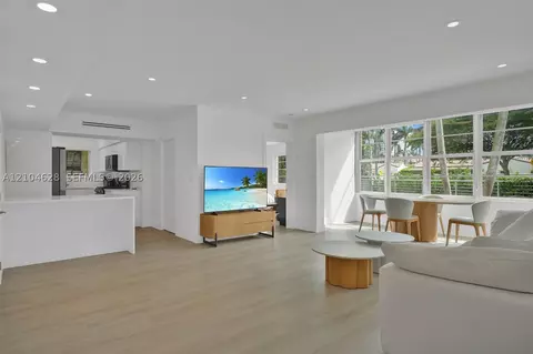 4800 Pine Tree Dr #101, Miami Beach, FL 33140