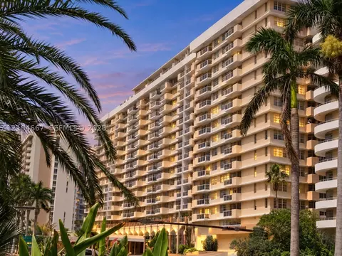 5601 Collins Ave #M1, Miami Beach, FL 33140
