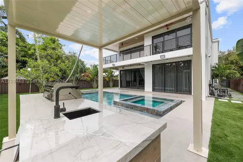 436 NE 10th Ave, Fort Lauderdale, FL 33301