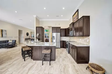 2390 Pheasant Ln, Weston, FL 33327