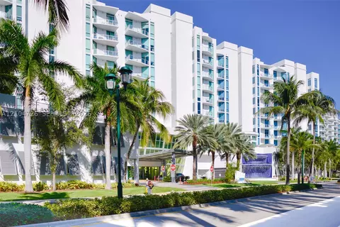 3029 NE 188th St #516, Aventura, FL 33180