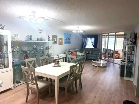 7523 Granville Dr #112, Tamarac, FL 33321