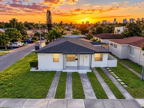 250 NW 34th Ave, Miami, FL 33125