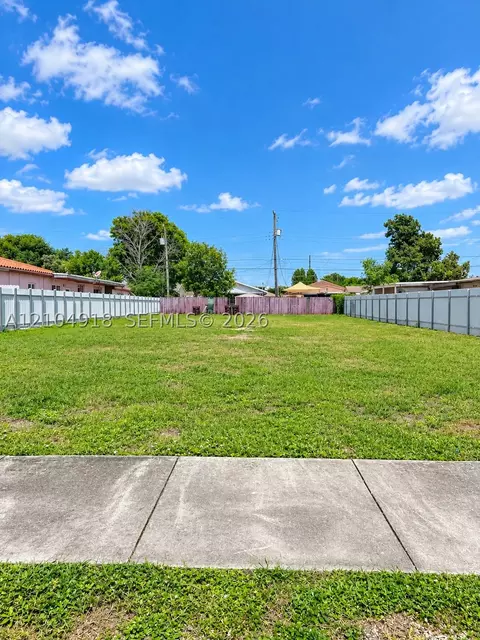 941 E 31st St, Hialeah, FL 33013