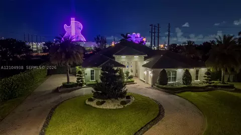 5202 S Sterling Ranch Cir, Davie, FL 33314