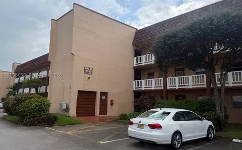 9350 Sunrise Lakes Blvd #201, Sunrise, FL 33322