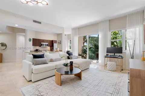20000 E Country Club Dr #401, Aventura, FL 33180