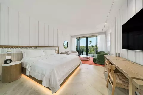 2201 Collins Ave #302, Miami Beach, FL 33139