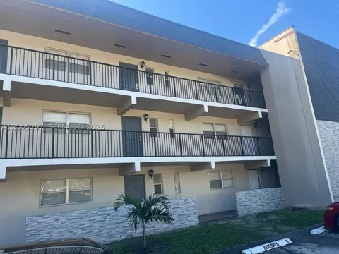 7910 N Colony Cir N #105, Tamarac, FL 33321