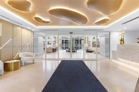 21205 Yacht Club Dr #304, Aventura, FL 33180