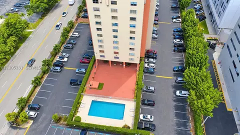 4675 W 18th Ct #902, Hialeah, FL 33012