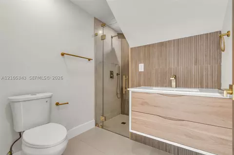 Bath - 1735 SW 97th Pl, Miami, FL 33165 photo 1 of 5