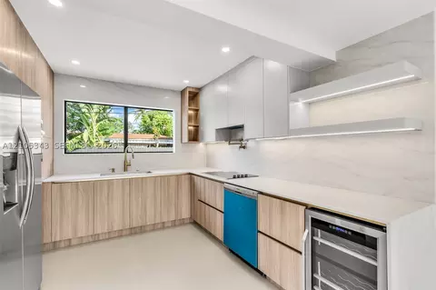 Kitchen - 1735 SW 97th Pl, Miami, FL 33165 photo 1 of 3